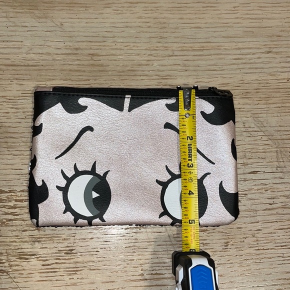 Ipsy Betty Boop Makeup Bag - Picture 7 of 7
